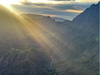 Lever du soleil au Maïdo © O'Donnell family